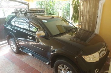 Selling Black Mitsubishi Montero in Parañaque