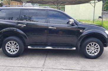 Sell Black Mitsubishi Montero sport in Parañaque