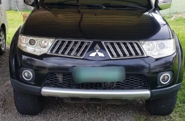 Sell Black Mitsubishi Montero sport in Parañaque