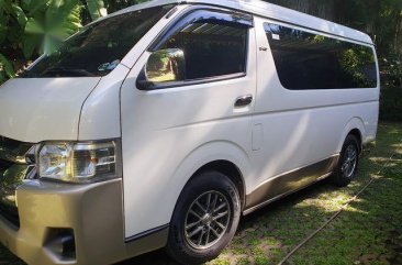 White Toyota Grandia for sale in Mandaluyong City