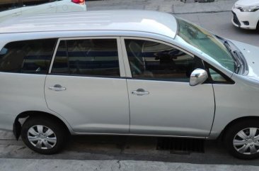 White Toyota Innova for sale in Makati