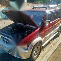 Selling Red Isuzu Hi-lander crosswind for sale in Manila