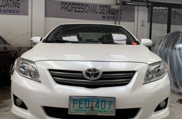 Selling Pearl White Toyota Corolla for sale in San Fernando
