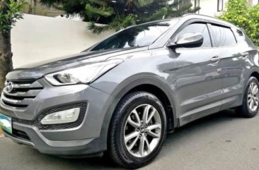 Selling Grey Hyundai Santa Fe 2013 in Quezon City