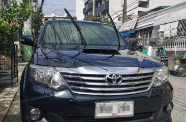 Selling Black Toyota Fortuner 2014 in Manila