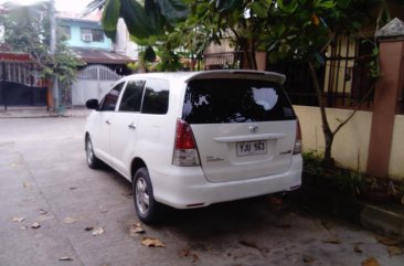 Selling White Toyota Innova in Liloan