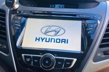 Sell Blue Hyundai Elantra in Las Piñas