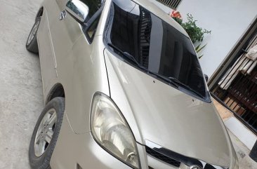 Selling Beige Toyota Innova 2008 SUV / MPV in Manila