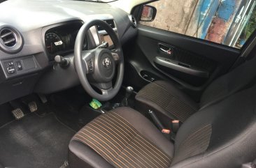 Selling Orange Toyota Wigo in Dasmariñas