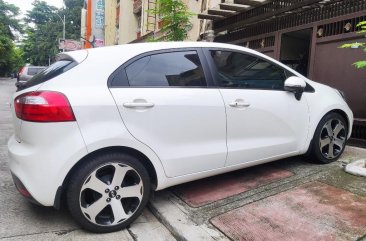 Selling White Kia Rio for sale in Manila