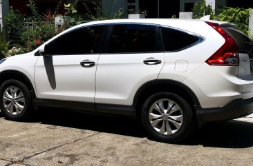 Selling White Honda Cr-V 2013 in Davao City