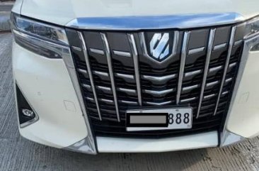 Sell White Toyota Alphard in Manila