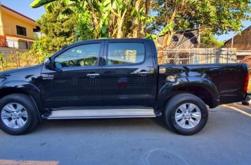 Sell Black Toyota Hilux in Parañaque