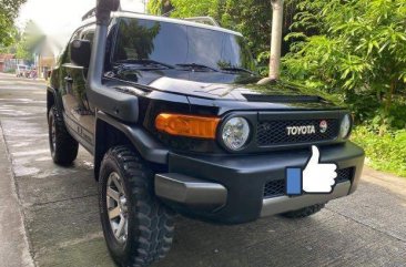 Sell Black Toyota Fj Cruiser in Manila