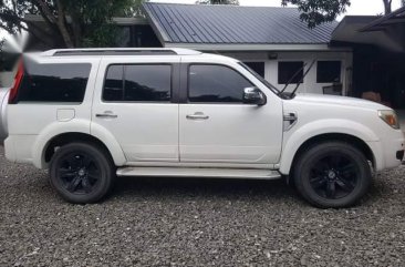 Selling White Ford Everest in Santa Maria