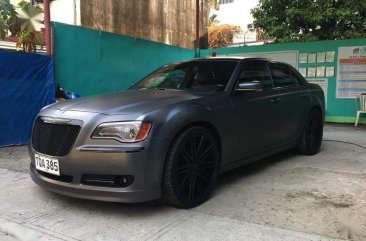 Grey Chrysler 300c for sale in Las Piñas City