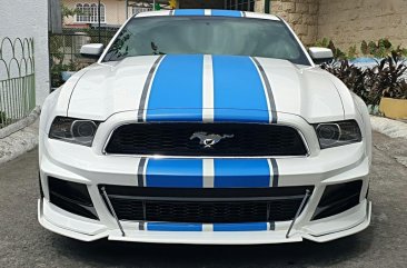 Selling White Ford Mustang in Manila