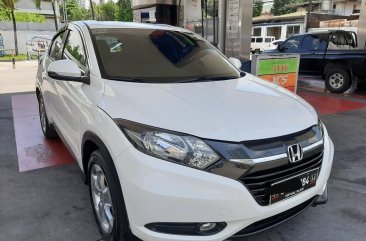 White Honda Hr-V for sale in Manila