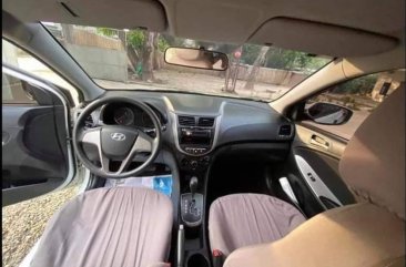 White Hyundai Accent for sale in Bulacan