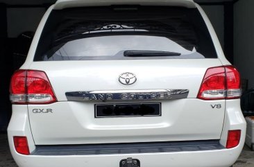 Pearl White Toyota Land Cruiser for sale in Marikina