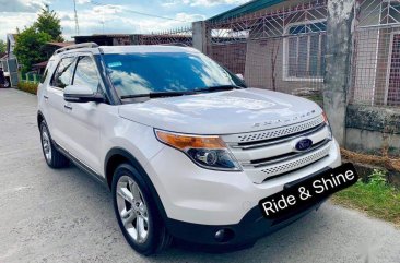 White Ford Explorer for sale in Parañaque