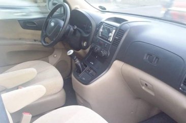 Sell White Kia Grand carnival in Angeles