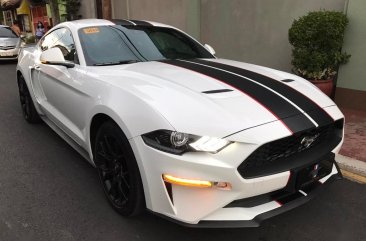 Selling White Ford Mustang in Marikina