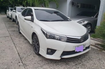 White Toyota Corolla altis for sale in Manila