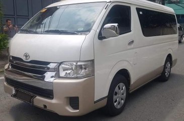 Selling White Toyota Grandia in Quezon City