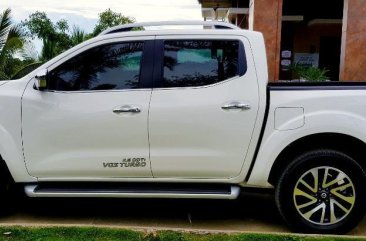 Selling White Nissan Navara in Pasig