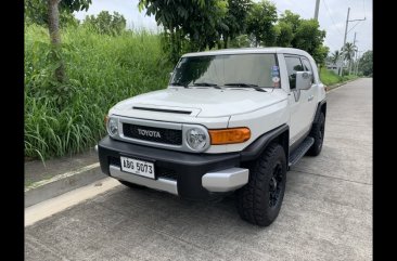 Selling White Toyota Fj Cruiser 2015 in Mandaluyong