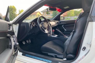 Sell White 2013 Toyota 86 Sedan in Manila