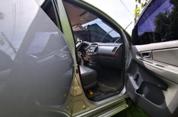 Selling White Toyota Innova for sale in Manila