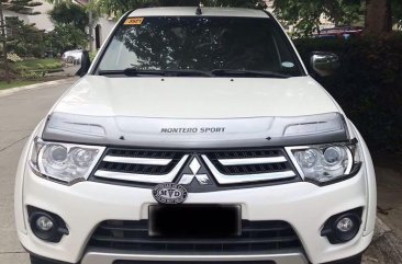 Sell White Mitsubishi Montero in Parañaque