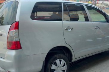 White Toyota Innova for sale in Makati