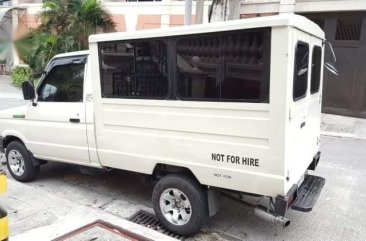 Selling White Toyota tamaraw for sale in Manila