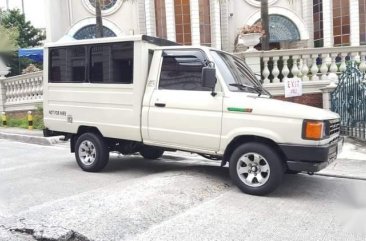 Selling White Toyota tamaraw for sale in Manila