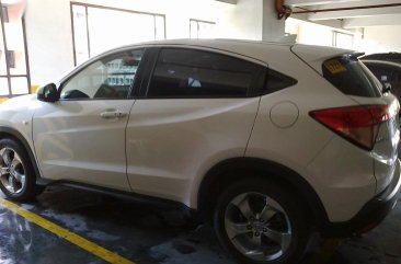 White Honda Hr-V for sale in Makati