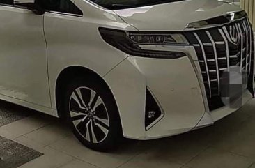 White Toyota Alphard for sale in Manila