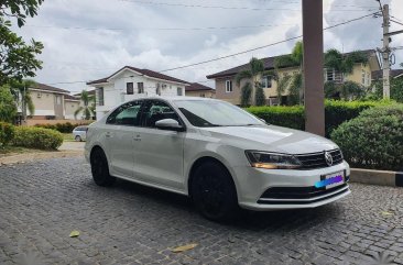 Sell White Volkswagen Jetta in Manila