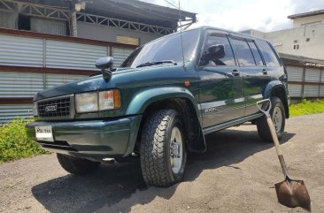 Sell Blue Isuzu Trooper in Candelaria