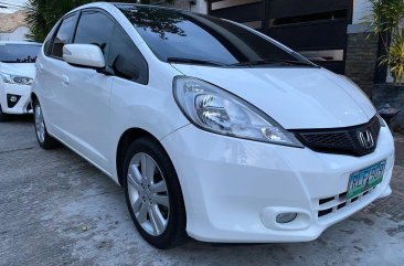 White Honda Jazz for sale in San Fernando