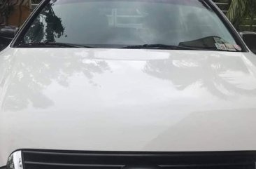 Selling White Honda Cr-V in Manila