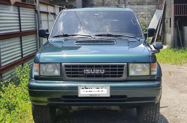 Sell Blue Isuzu Trooper in Candelaria