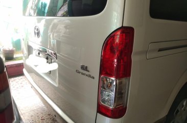 White Toyota Grandia for sale in Valenzuela