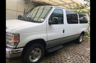 Selling White Ford E-150 2011 Van in Las Piñas