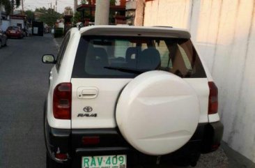 White Toyota Rav4 for sale in Manila