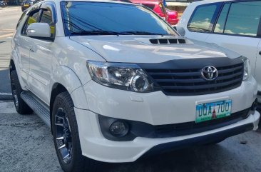 White Toyota Fortuner for sale in Manila