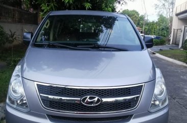 Selling Silver Hyundai Grand starex in Caloocan