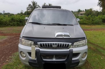 Selling Grey Hyundai Starex in Valencia